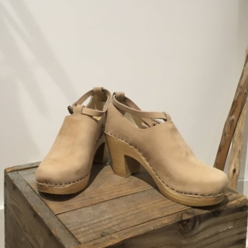 No. 6 Classic High Heel Clog, 39